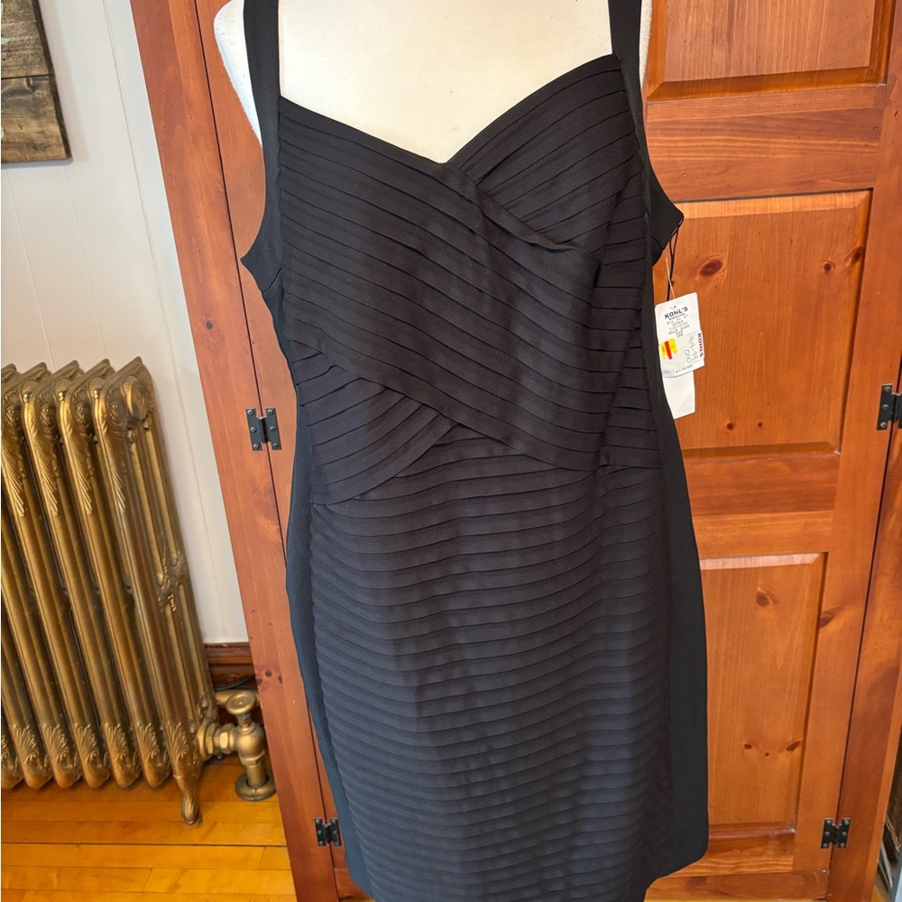 Elegant Black Sleeveless Dress